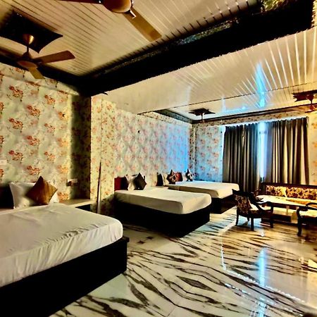 Hotel Vinayak Plaza 바라나시 외부 사진