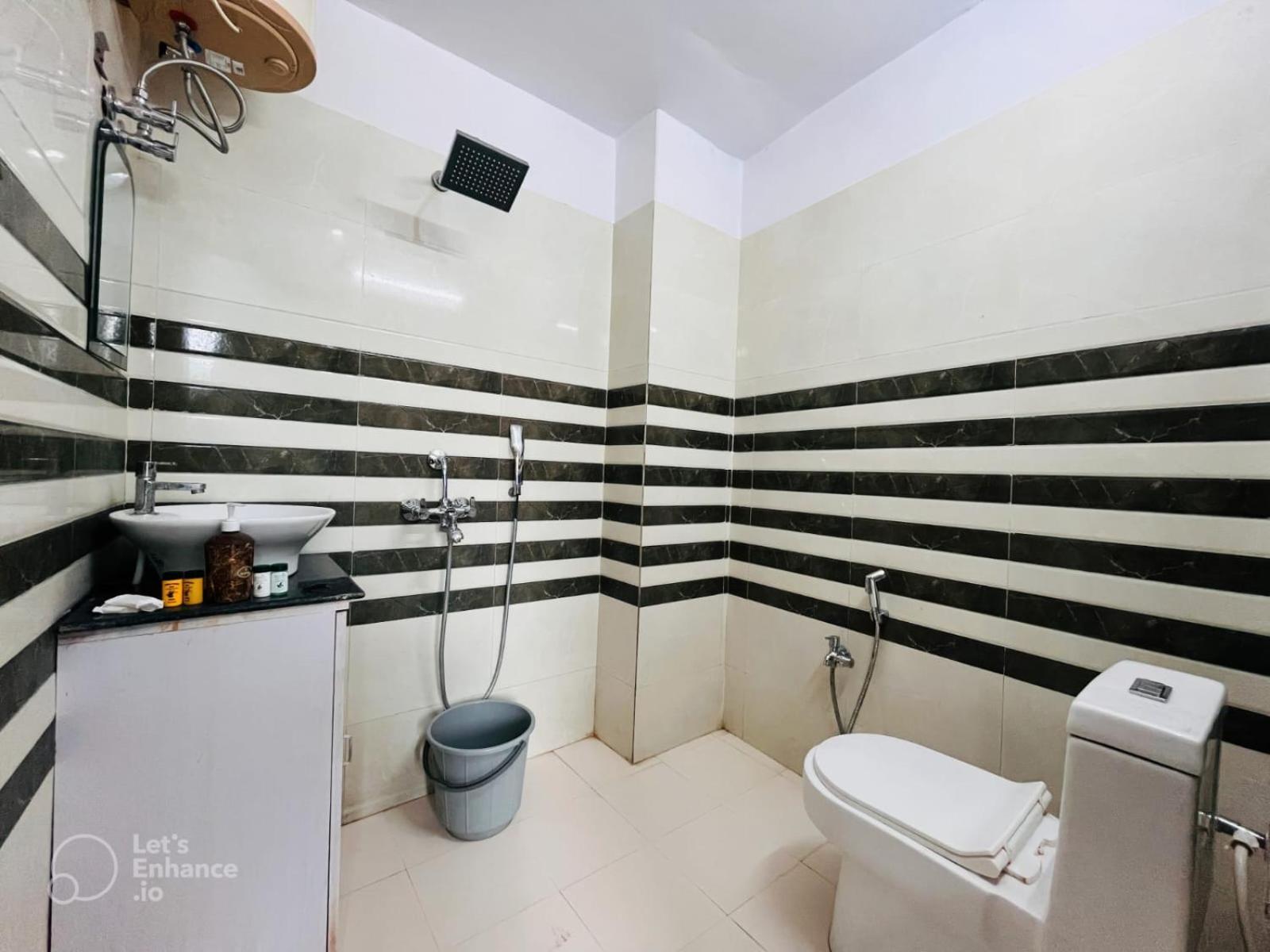 Hotel Vinayak Plaza 바라나시 외부 사진