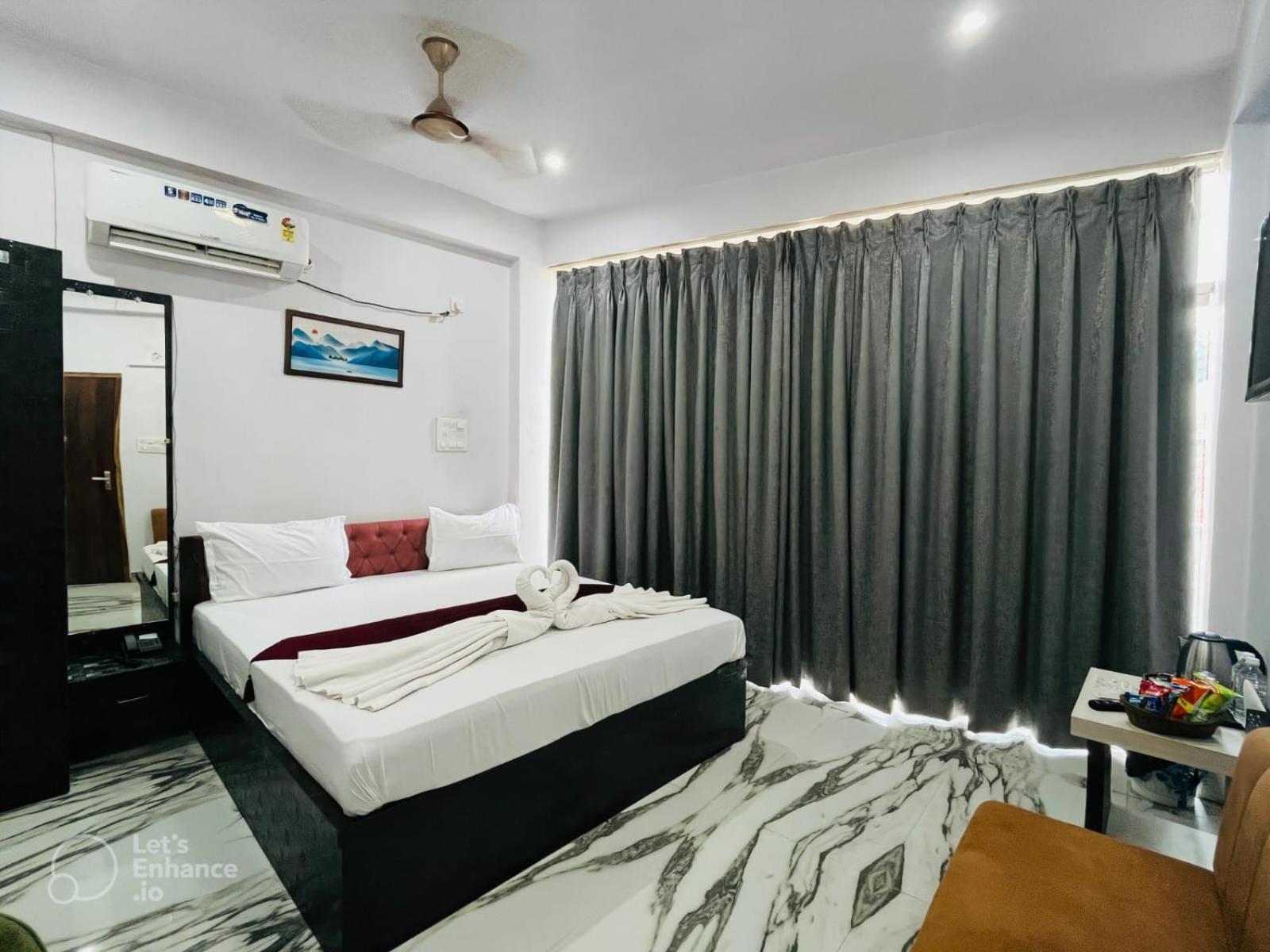 Hotel Vinayak Plaza 바라나시 외부 사진